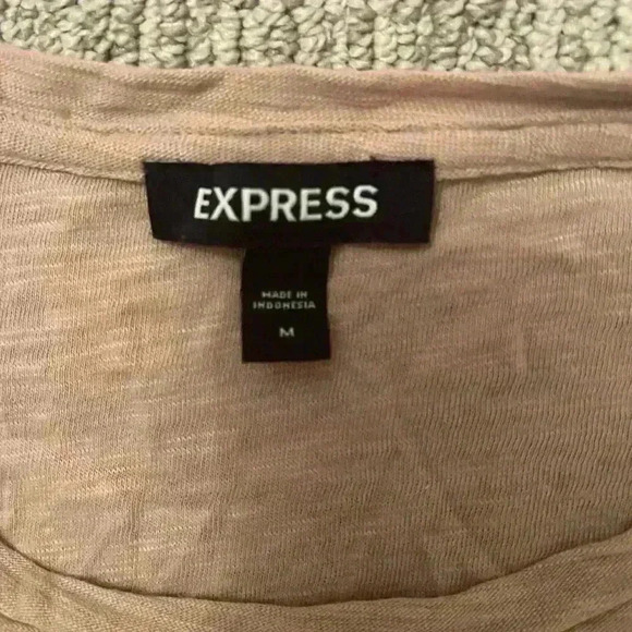 Express medium tan short capsleeves - Picture 2 of 2